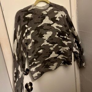 NWT Banana Republic will blend sweater M